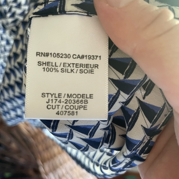 Like new Joie silk sailboat blouse. size XS - Picture 6 of 9